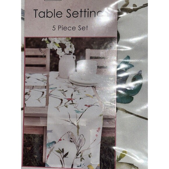 Benson Mills Table Runner and 4 Placemats Menagerie Birds Leaves Branches - Picture 5 of 5
